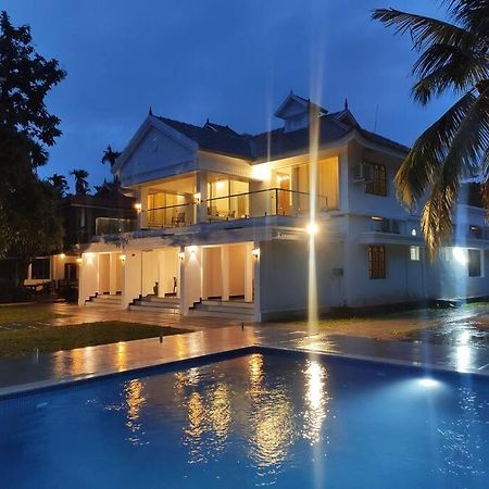 Riveria Portico - River Side 6 Bedroom Private Pool Bungalow North Paravur Buitenkant foto