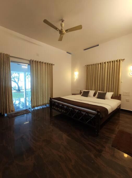 Riveria Portico - River Side 6 Bedroom Private Pool Bungalow North Paravur Buitenkant foto
