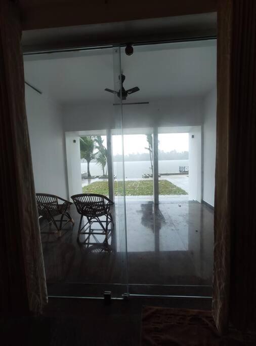 Riveria Portico - River Side 6 Bedroom Private Pool Bungalow North Paravur Buitenkant foto