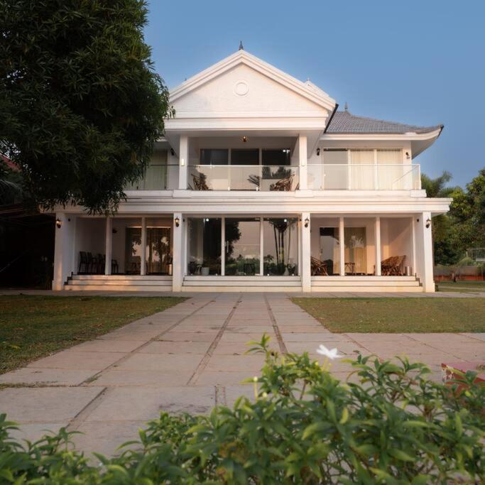 Riveria Portico - River Side 6 Bedroom Private Pool Bungalow North Paravur Buitenkant foto