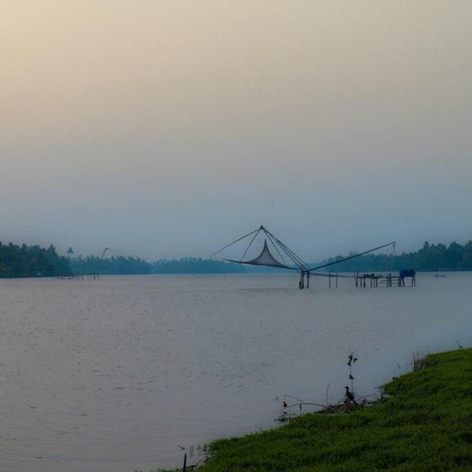 Riveria Portico - River Side 6 Bedroom Private Pool Bungalow North Paravur Buitenkant foto