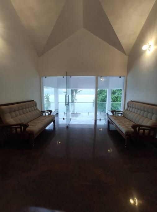 Riveria Portico - River Side 6 Bedroom Private Pool Bungalow North Paravur Buitenkant foto