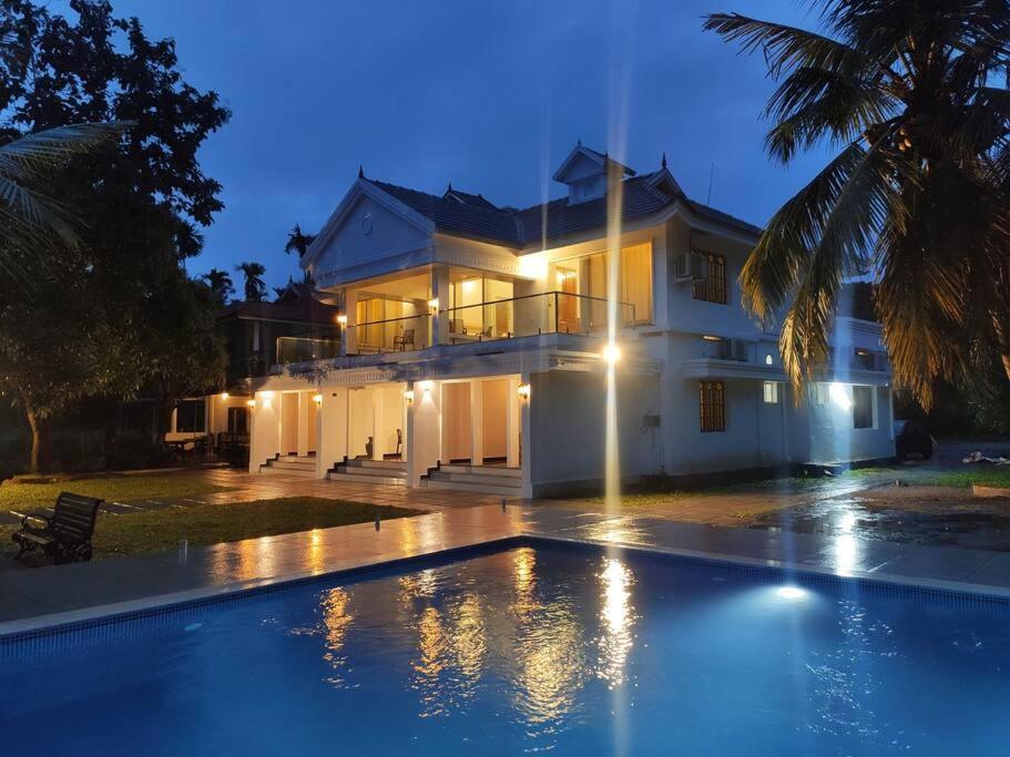 Riveria Portico - River Side 6 Bedroom Private Pool Bungalow North Paravur Buitenkant foto